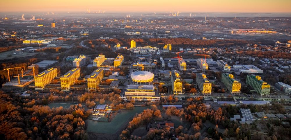 Aerial photograph Bochum - In Sunrise building of the university RUB Ruhr-Universitaet in the district Bochum Sued in Bochum in the state North Rhine-Westphalia