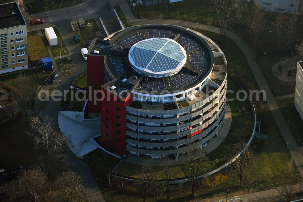 Aerial image Berlin - High-rise building in the residential area Degnerbogen on Degnerstrasse in the district Lichtenberg in Berlin, Germany