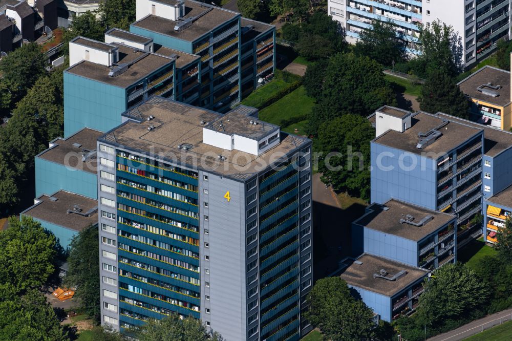 Freiburg im Breisgau from the bird's eye view: High-rise building in the residential area on street Krozinger Strasse in the district Weingarten in Freiburg im Breisgau in the state Baden-Wuerttemberg, Germany
