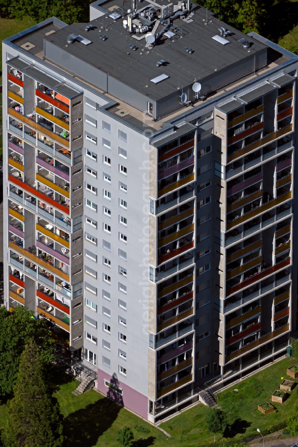Freiburg im Breisgau from above - High-rise building in the residential area on street Bugginger Strasse in the district Weingarten in Freiburg im Breisgau in the state Baden-Wuerttemberg, Germany
