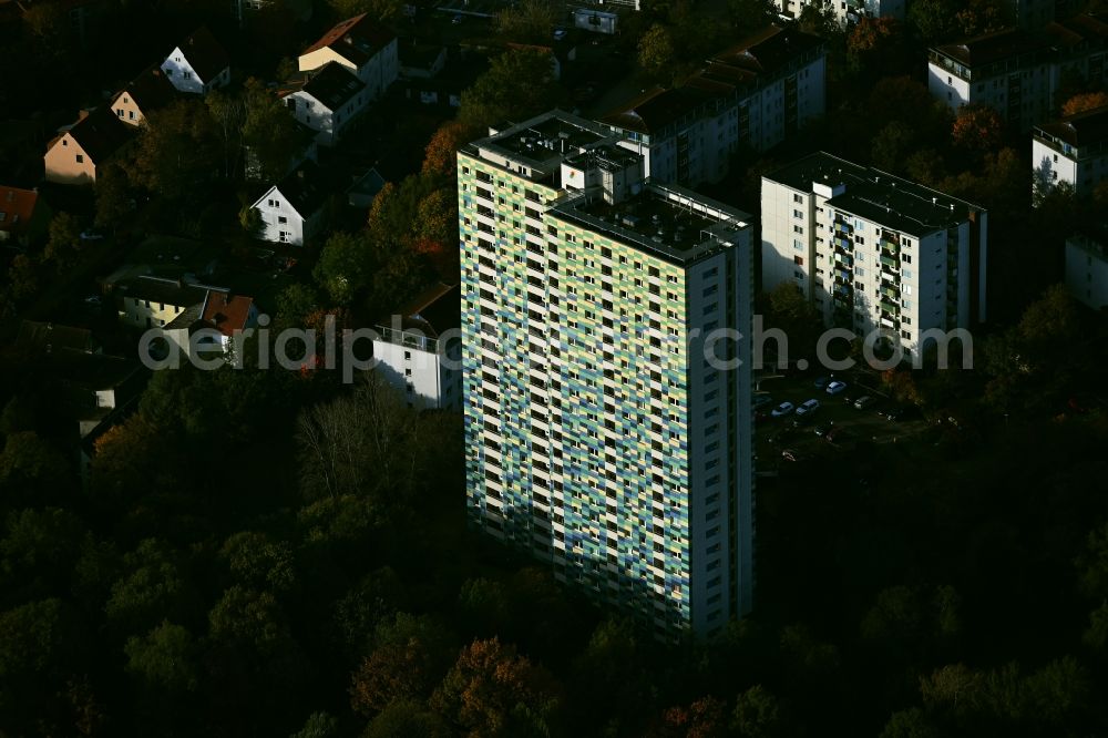 Berlin from above - High-rise building in the residential area on Graetschelsteig in the district Wilhelmstadt in Berlin, Germany