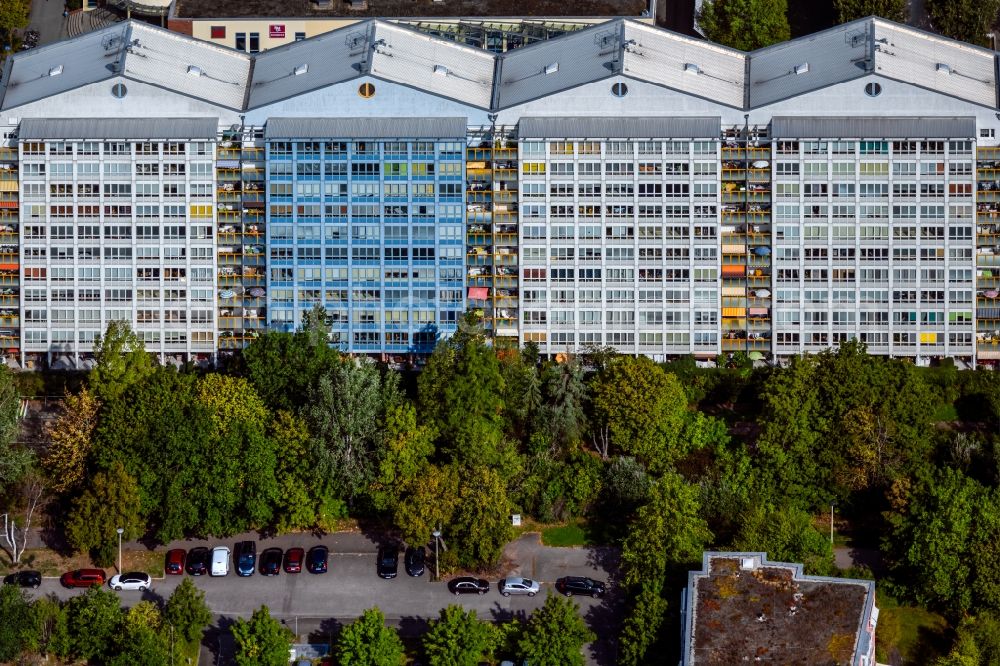 Aerial image Leipzig - High-rise building in the residential area on Hans-Marchwitza-Strasse in the district Loessnig in Leipzig in the state Saxony, Germany