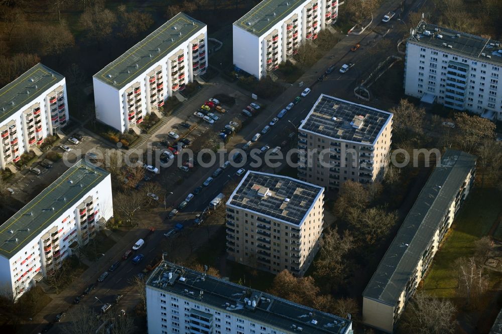 Berlin from above - High-rise building in the residential area Sewanstrasse - Salzmannstrasse - Huronseestrasse in the district Friedrichsfelde in Berlin, Germany