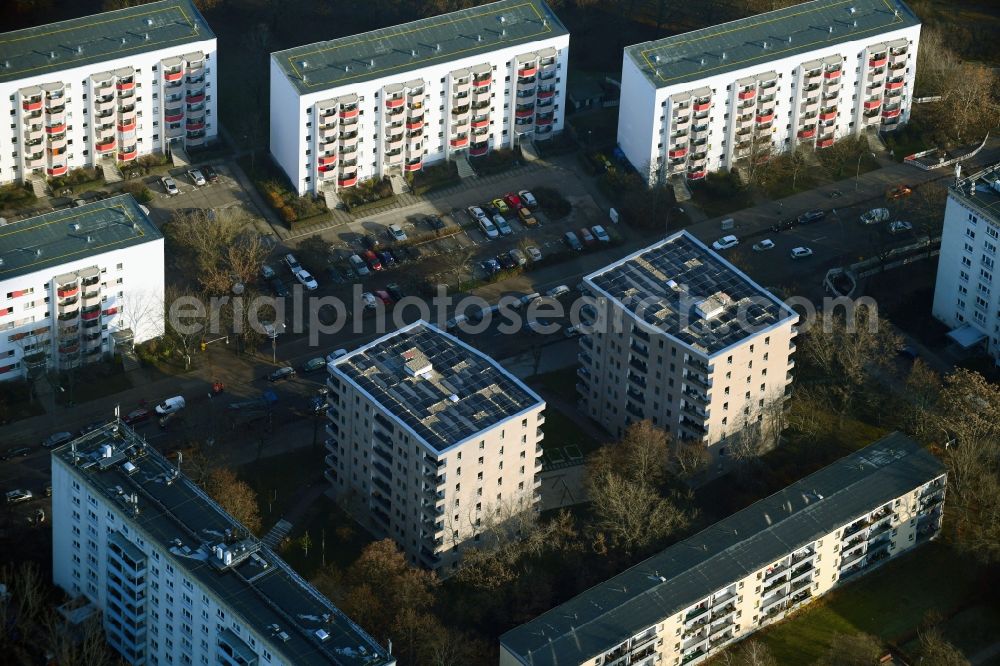 Berlin from the bird's eye view: High-rise building in the residential area Sewanstrasse - Salzmannstrasse - Huronseestrasse in the district Friedrichsfelde in Berlin, Germany