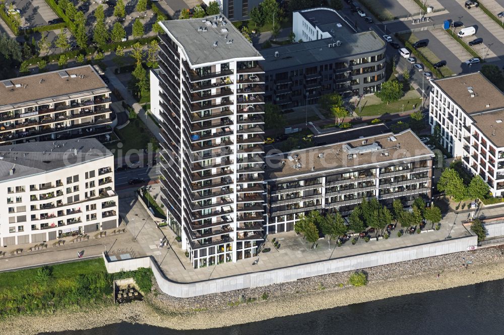 Aerial photograph Bremen - High-rise building in the residential area on Weser in Bremen, Germany