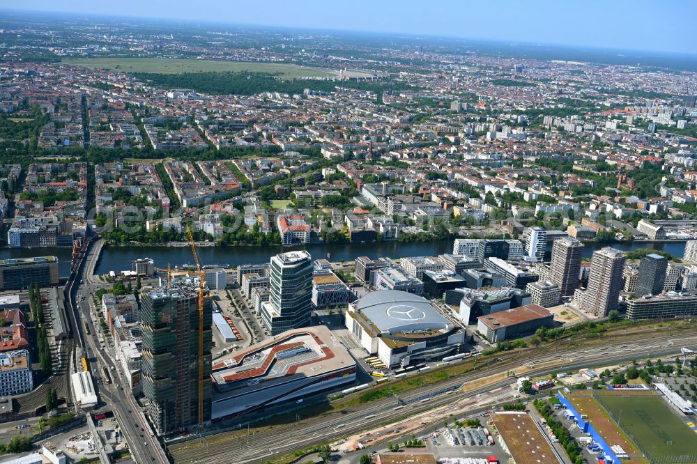 Aerial image Berlin - High-rise building complex EDGE East Side - Amazon Tower on Tamara-Danz-Strasse - Warschauer Bruecke - Helene-Ernst-Strasse in the Friedrichshain district in Berlin, Germany