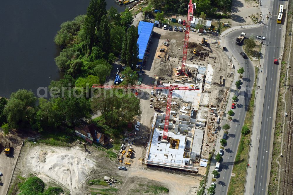 Aerial photograph Berlin - High-rise construction site for a new residential and commercial building An of Mole on street Kynaststrasse in the district Rummelsburg in Berlin, Germany