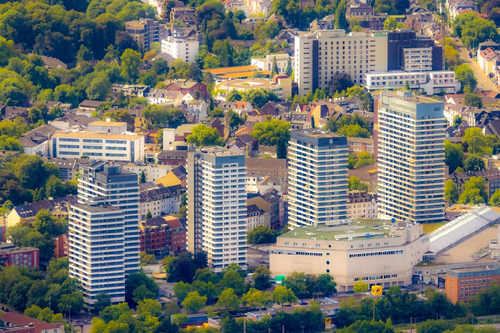 Aerial photograph Mülheim an der Ruhr - High-rise residential buildings at Hans Boeckler Square in Muelheim on the Ruhr in the state of North Rhine-Westphalia