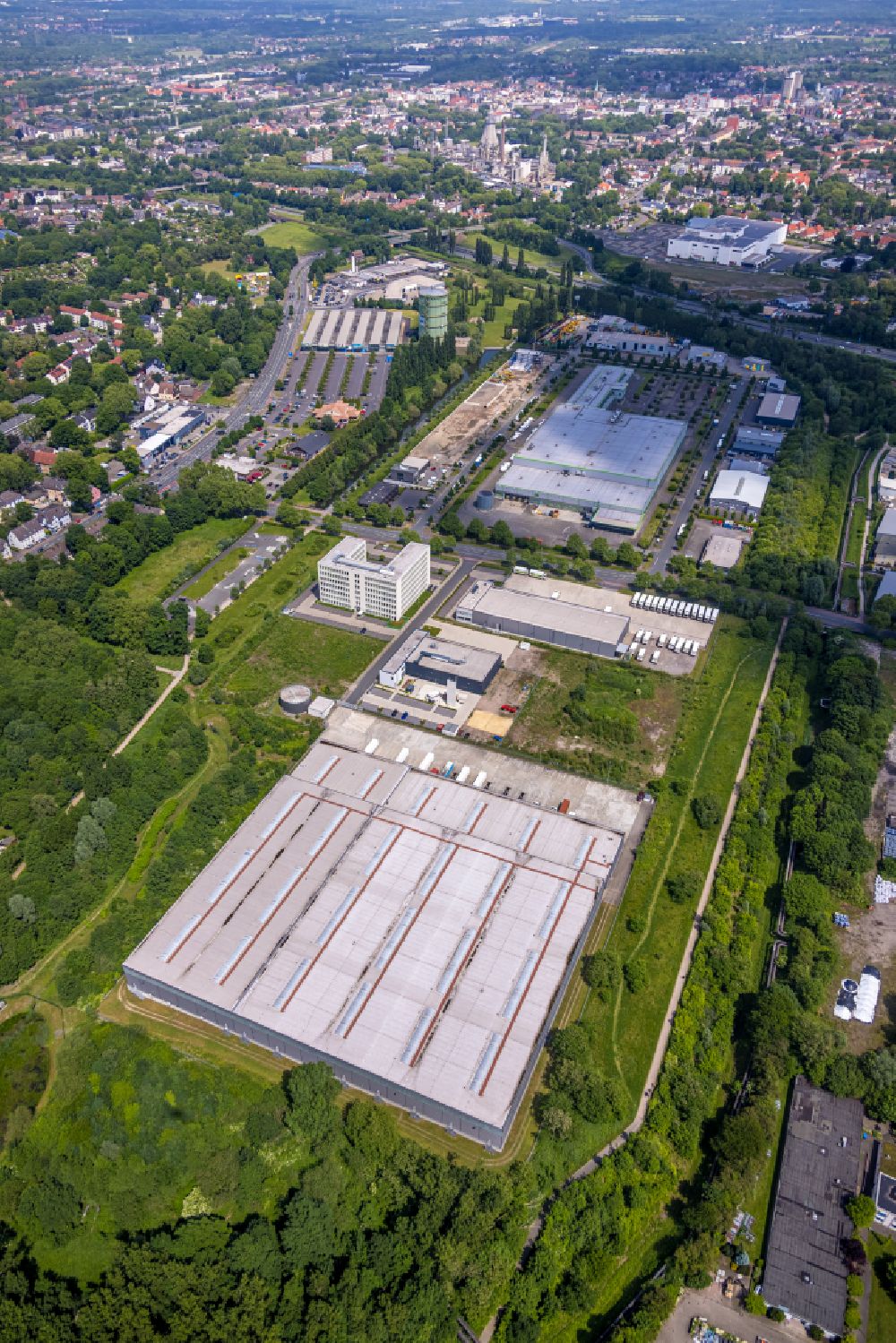 Herne from the bird's eye view: High-bay warehouse building complex and logistics center on the premises in Gewerbegebiet on Koniner Strasse in Herne at Ruhrgebiet in the state North Rhine-Westphalia, Germany