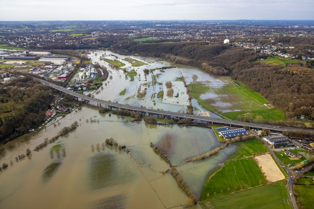 Aerial photograph Bochum - Flooded River - bridge construction Kosterbruecke about the Ruhr in Bochum in the state North Rhine-Westphalia, Germany