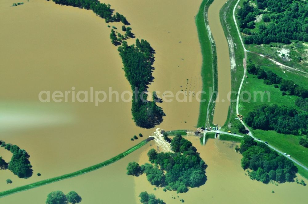 Aerial image Löbnitz - Flood level - situation from flooding and overflow of the bank of the Mulde at Löbnitz in Saxony-Anhalt
