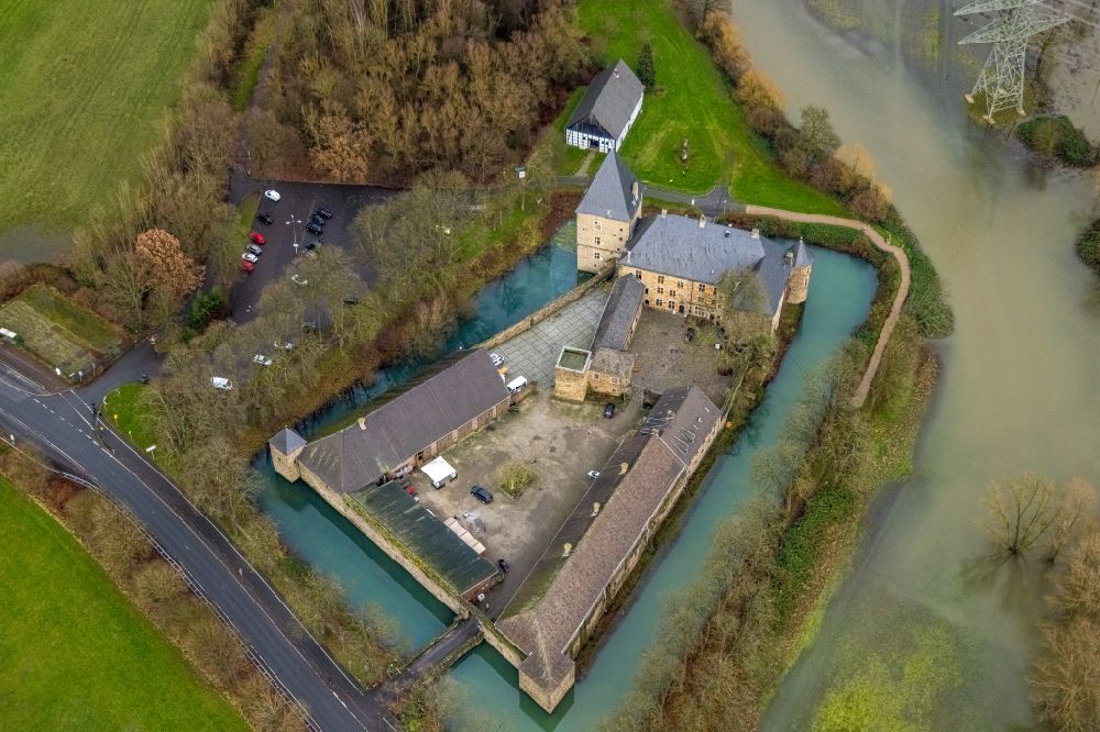 Aerial image Hattingen - Flood damage to the fortress of the castle Haus Kemnade An der Kemnade in Hattingen in the Ruhr area in the state North Rhine-Westphalia, Germany