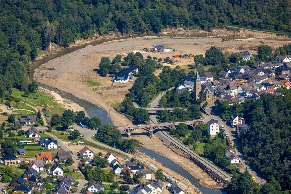 Aerial photograph Hönningen - Flood damage and reconstruction construction sites in the floodplain on riverside of Ahr in Hoenningen in the state Rhineland-Palatinate, Germany