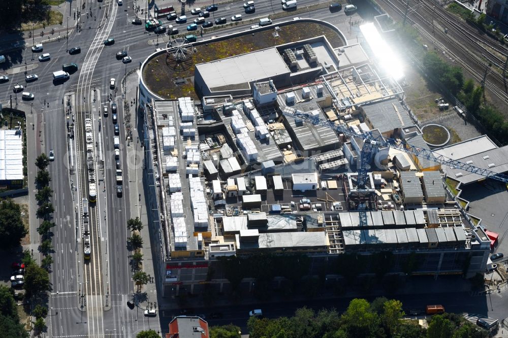 Aerial image Berlin - Building of the shopping center Ring Center 2 Am Containerbahnhof in the district Lichtenberg in Berlin, Germany