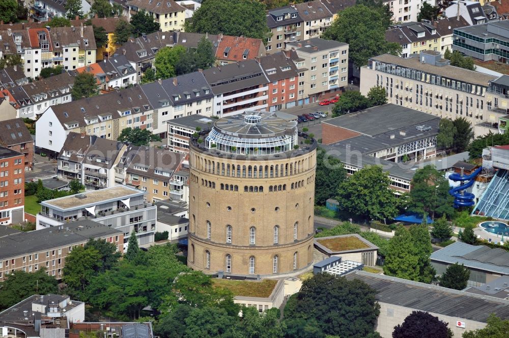 Aerial photograph Köln - View of the hotel in the water tower in the Old Town-South in Cologne in North Rhine-Westphalia. The hotel was once the largest water tower in Europe and is a protected monument