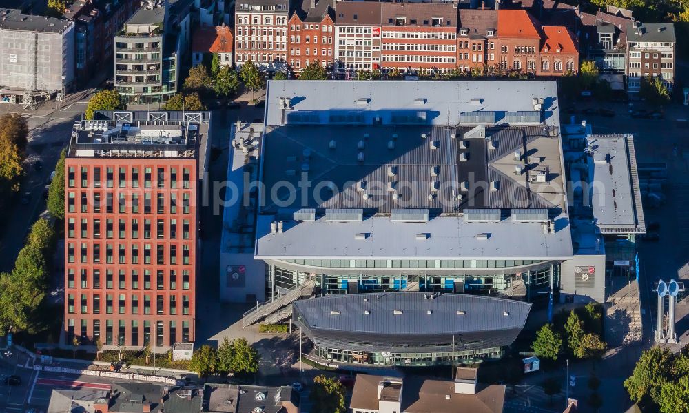 Kiel from the bird's eye view: High-rise building of the hotel complex Hampton by Hilton Kiel at the Ostseehalle in Kiel in the state Schleswig-Holstein, Germany. Kiel city center with the multi-purpose hall Wunderino Arena on Europaplatz
