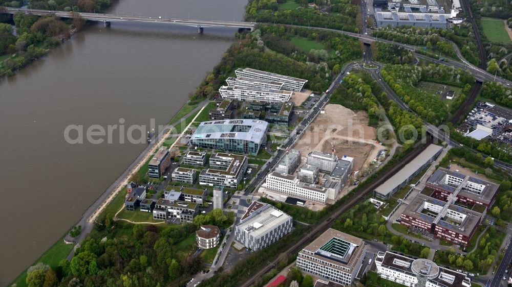 Bonn from the bird's eye view: Complex of the hotel building Koneha Grand Bonn Am Bonner Bogen in the district Beuel in Bonn in the state North Rhine-Westphalia, Germany