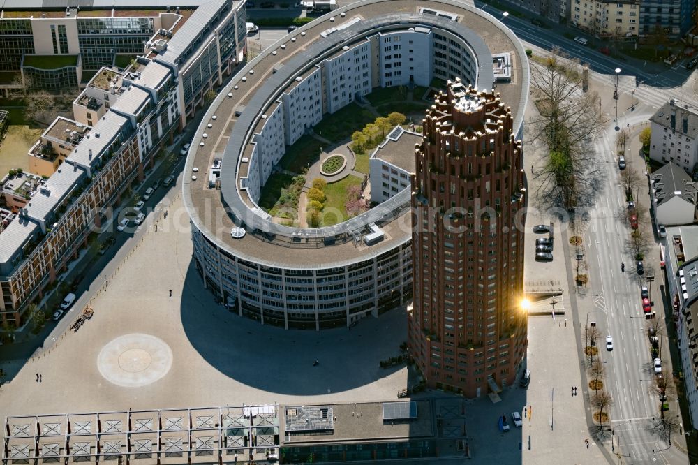 Aerial image Frankfurt am Main - High-rise building of the hotel complex Main Plaza on the Deutschherrnufer in the district Sachsenhausen-Nord in Frankfurt in the state Hesse, Germany