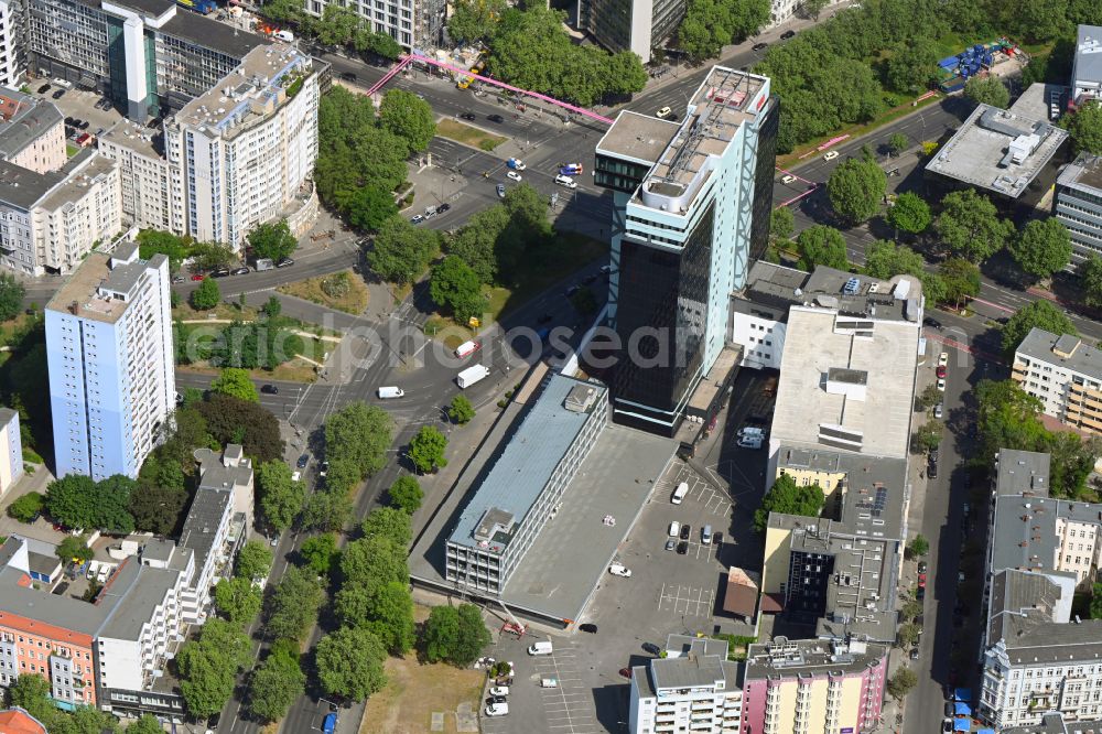 Aerial photograph Berlin - High-rise building of the hotel complex Rui Plaza Berlin on street Martin-Luther-Strasse in the district Schoeneberg in Berlin, Germany