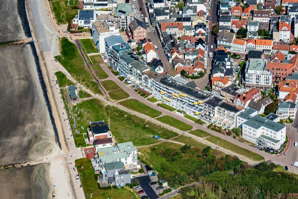 Aerial photograph Norderney - Holiday homes and guesthouses on the western beach of the island of Norderney in the state of Lower Saxony, German