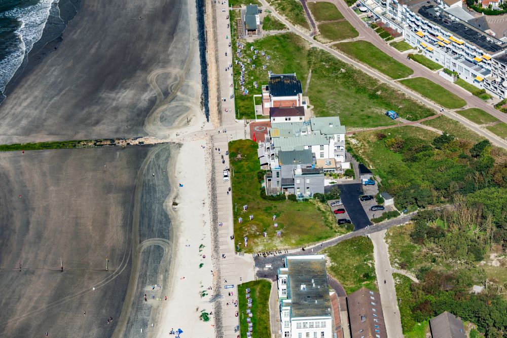 Aerial photograph Norderney - Holiday homes and guesthouses on the western beach of the island of Norderney in the state of Lower Saxony, German