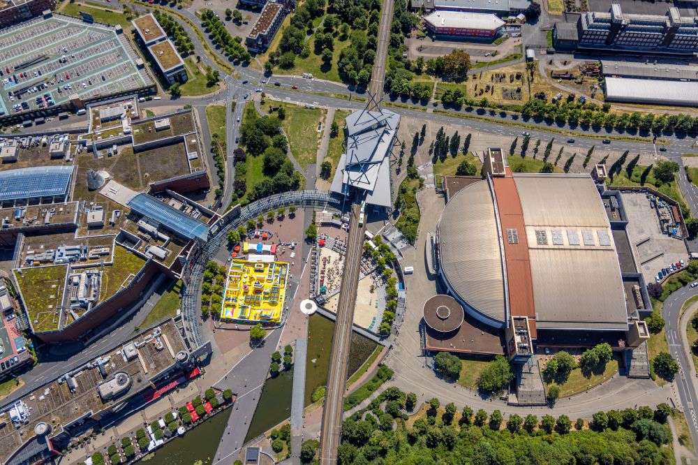 Aerial photograph Oberhausen - Bouncy castle facility on the square ensemble of the Platz der Guten Hoffnung in the city center in Oberhausen in the state North Rhine-Westphalia, Germany
