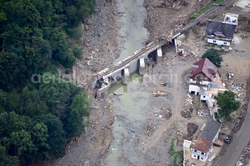 Aerial photograph Bad Neuenahr-Ahrweiler - Group of houses southeast of Marienthal (Ahr) after the flood disaster in the Ahr valley this year in the state Rhineland-Palatinate, Germany