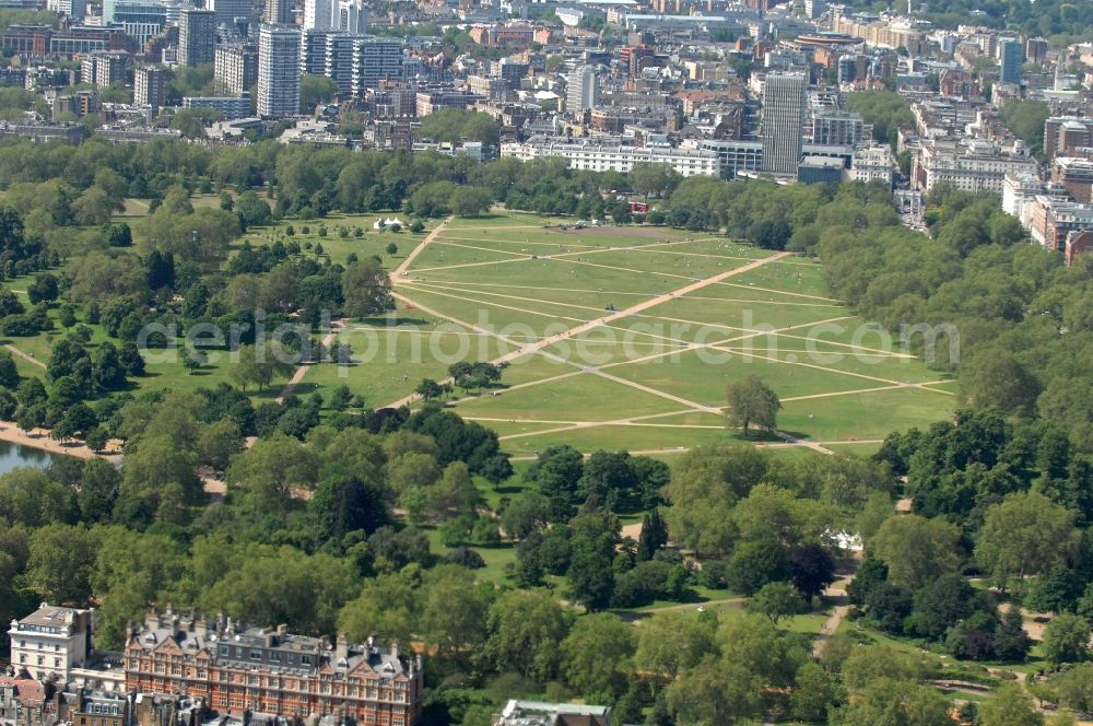 Aerial photograph London - View of part of London's Hyde Park area of Hyde Park is a public park in central London. The city park is known together with the other Royal Parks, the green lung of the city and is considered one of the largest and most famous city parks