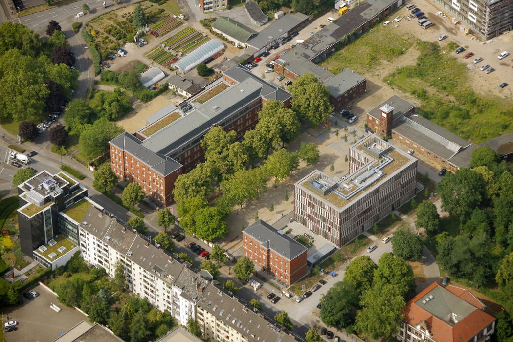 Aerial image Düsseldorf - Blick auf das Wohngebiet um die denkmalgeschütze Siedlung Neuer Garten in Düsseldorf-Derendorf. Die Vivacon AG nahm sich der Sanierung der alten Ulanenkasernen an der Tannenstraße an, Kontakt: