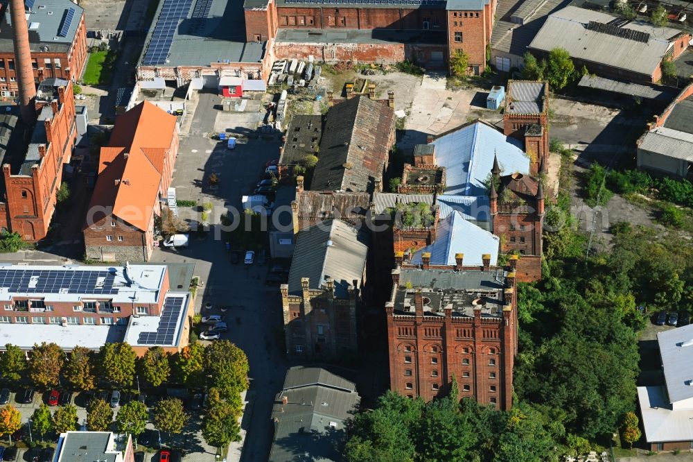 Aerial image Magdeburg - Industrial ruins of the former brewery factory premises with the Diamant Brauerei Magdeburg on Luebecker Strasse - Alte Diamant brewery in Magdeburg in the state Saxony-Anhalt, Germany