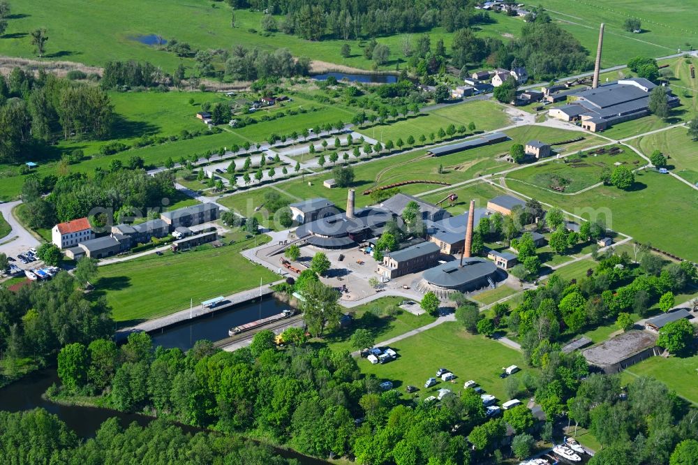 Aerial photograph Zehdenick - Industrial monument of the technical plants and production halls of the premises of the Ziegeleipark Mildenberg with museum buildings and leisure facilities at the brickworks at the Ziegelei in the district Mildenberg in Zehdenick in the state Brandenburg, Germany