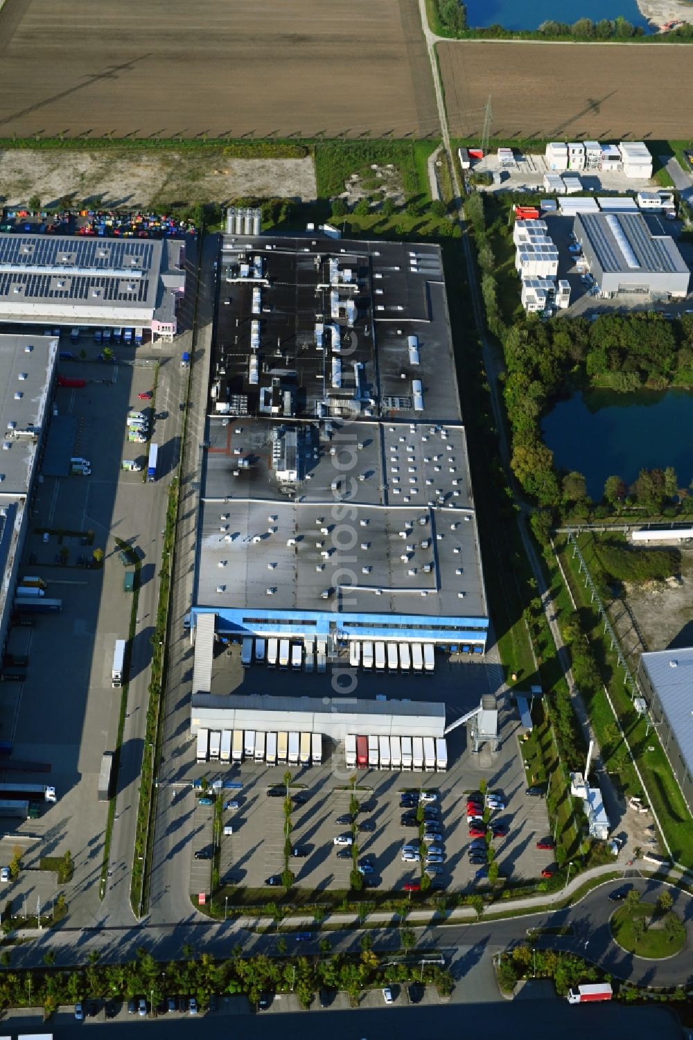 Aerial photograph Bergkirchen - Industrial and commercial area on Baeckerstrasse - Gadastrasse in Bergkirchen in the state Bavaria, Germany