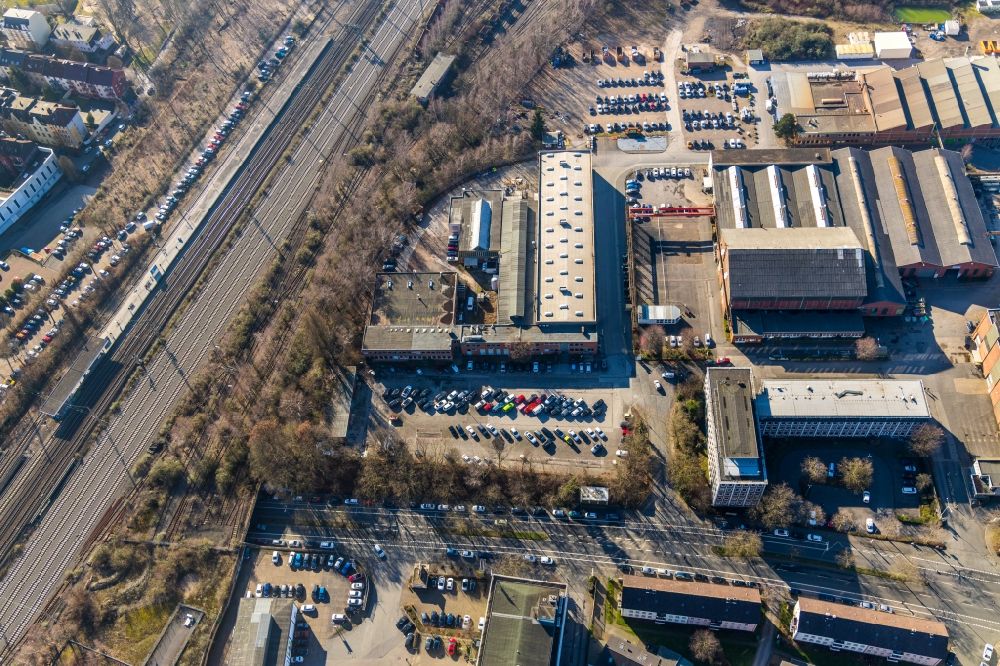 Aerial photograph Bochum - Industrial and commercial area along the Bessemerstrasse overlooking the work premises of the Heintzmann Holding GmbH and a continuing education center in Bochum in the state North Rhine-Westphalia, Germany