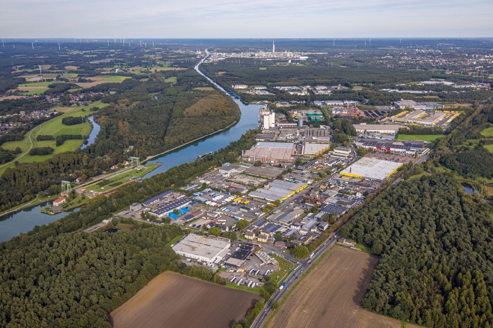 Dorsten from the bird's eye view: Industrial and commercial area on street Luensingskuhle in Dorsten at Ruhrgebiet in the state North Rhine-Westphalia, Germany