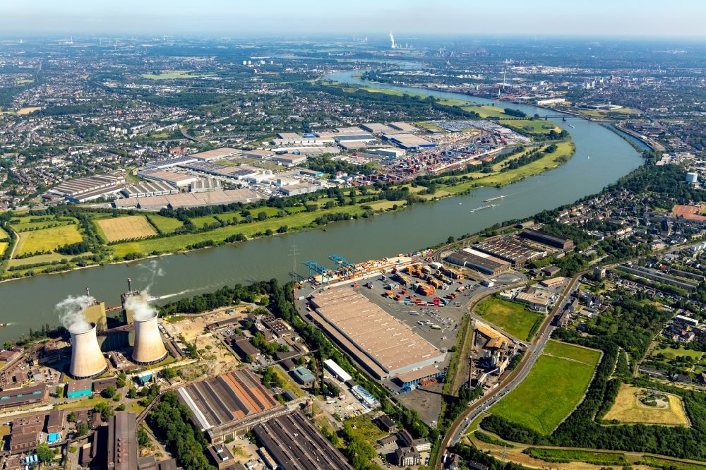Aerial photograph Duisburg - Industrial and commercial area along the Bliersheimer Strasse - Bismarckstrasse in Duisburg in the state North Rhine-Westphalia, Germany