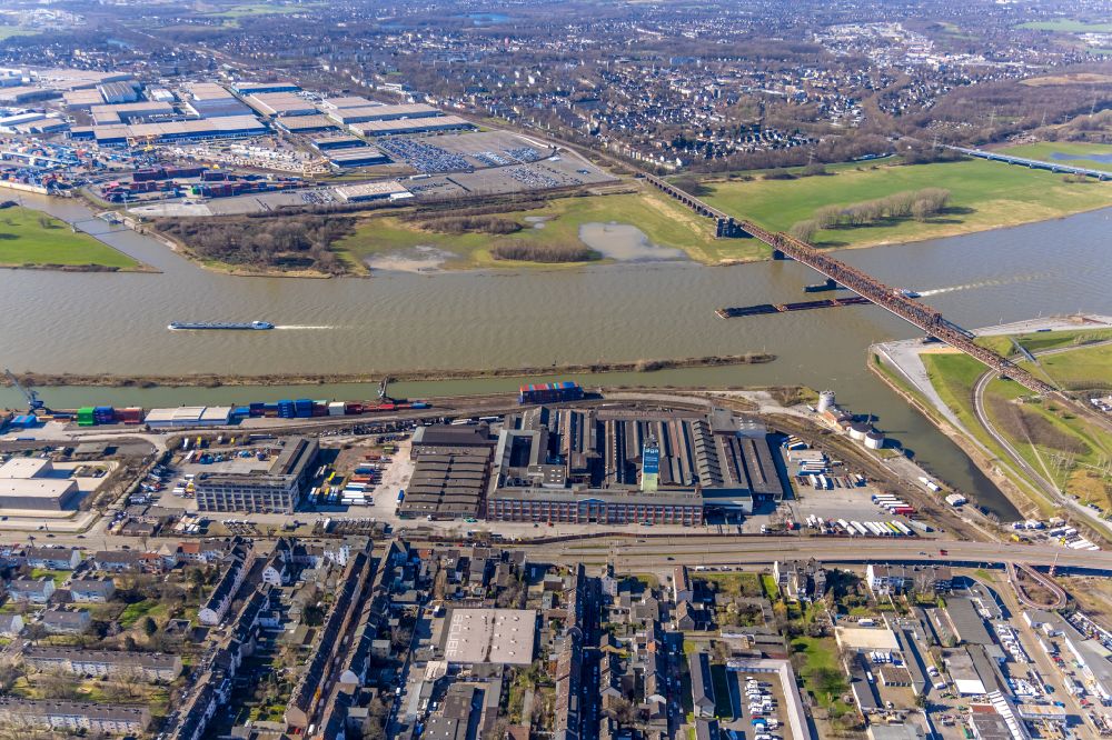 Aerial image Duisburg - Industrial and commercial area on street Wanheimer Strasse in the district Wanheimerort in Duisburg at Ruhrgebiet in the state North Rhine-Westphalia, Germany