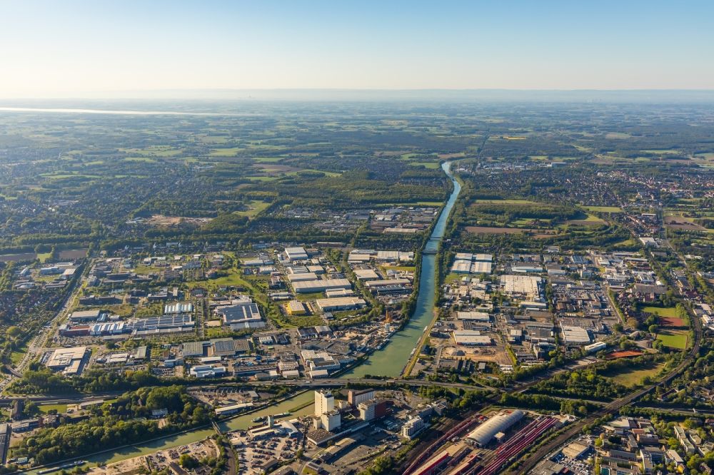 Aerial photograph Münster - Industrial and commercial area along the Dortmund-Ems-Kanal in the district Loddenheide in Muenster in the state North Rhine-Westphalia, Germany