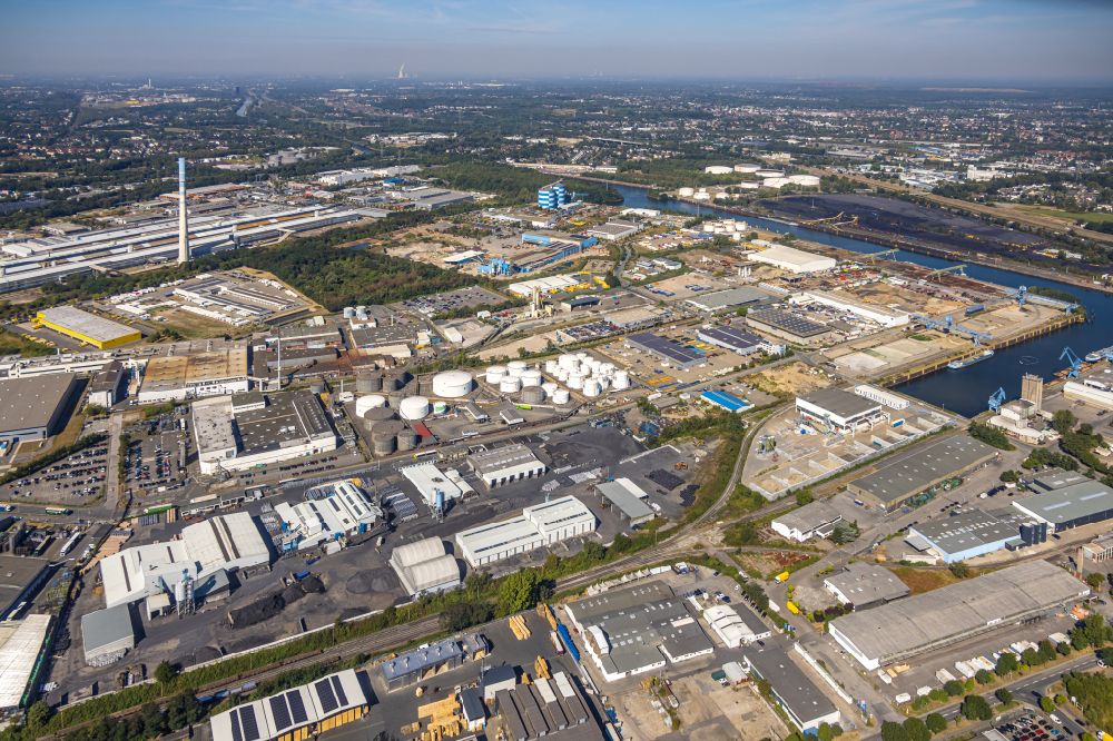 Essen from the bird's eye view: Industrial and commercial area in the district Bergeborbeck in Essen at Ruhrgebiet in the state North Rhine-Westphalia, Germany