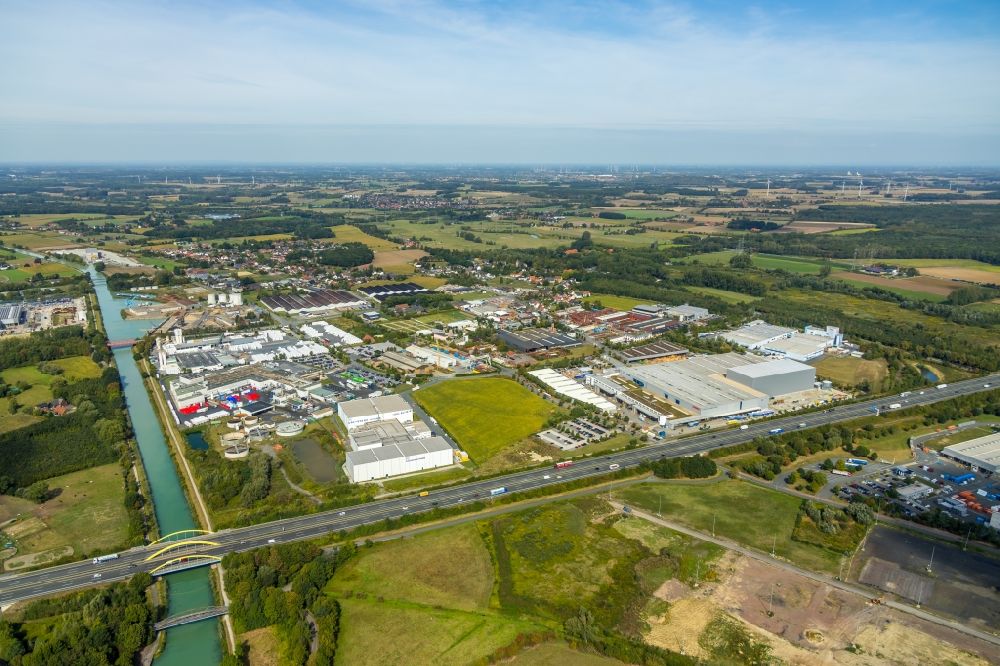 Aerial image Hamm - Industrial and commercial area along the Datteln-Hamm-Kanal in Hamm in the state North Rhine-Westphalia, Germany