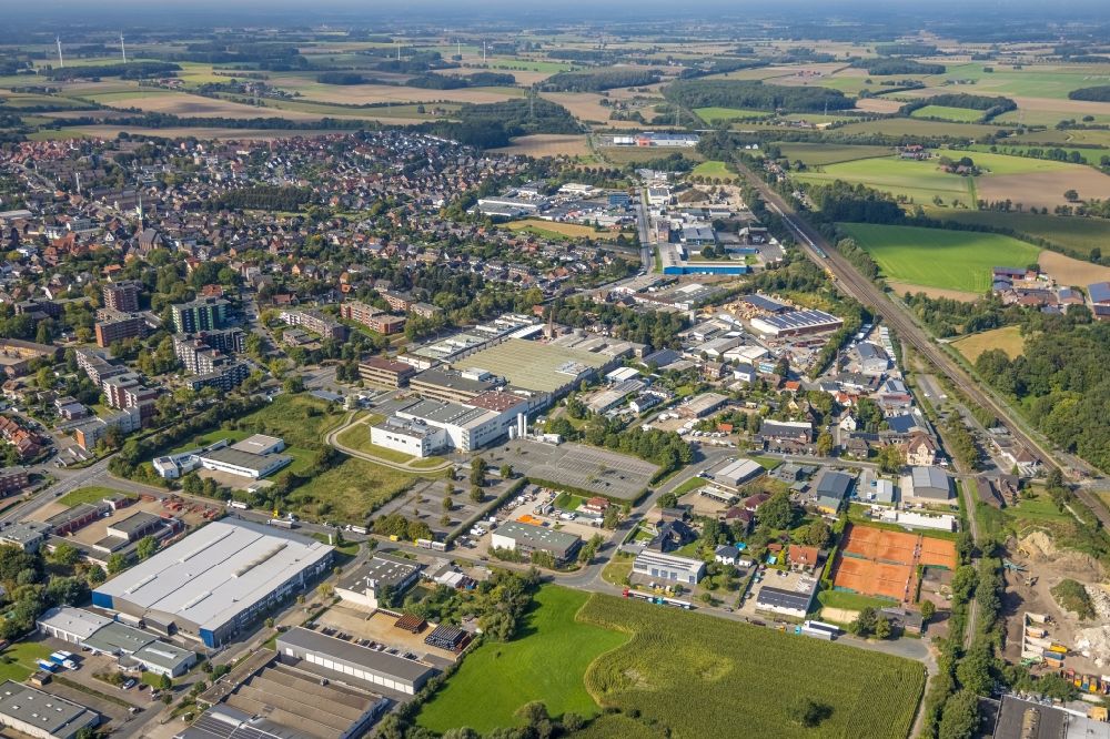 Aerial photograph Hamm - Industrial and commercial area along the Roemerstrasse - Im Sundern in Hamm at Ruhrgebiet in the state North Rhine-Westphalia, Germany