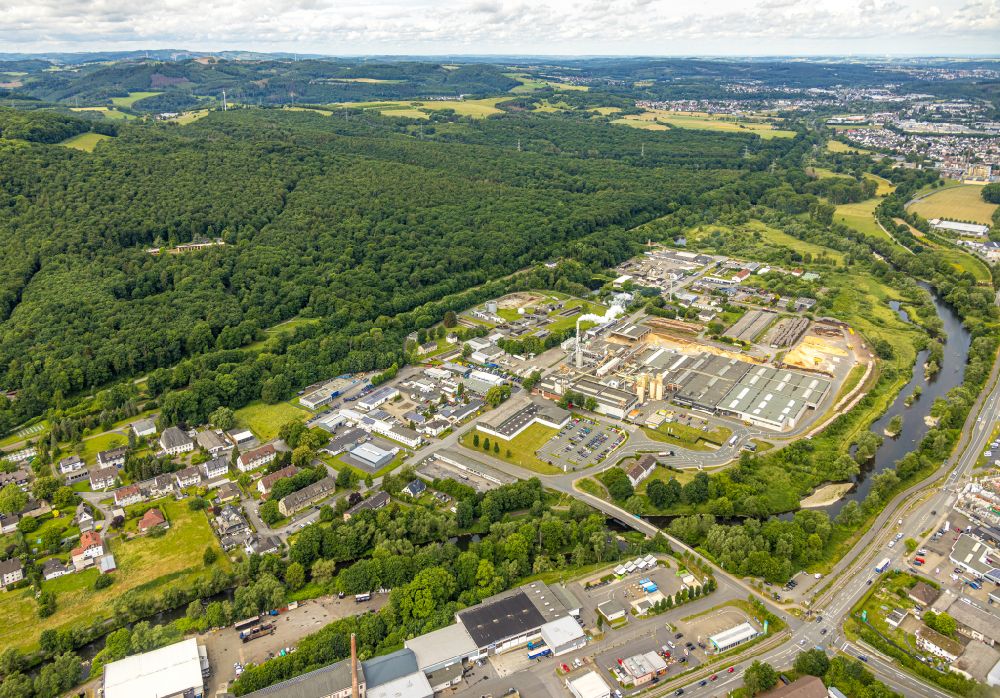 Aerial photograph Arnsberg - Industrial and commercial area on Hammersweide in the district Wennigloh in Arnsberg at Sauerland in the state North Rhine-Westphalia, Germany
