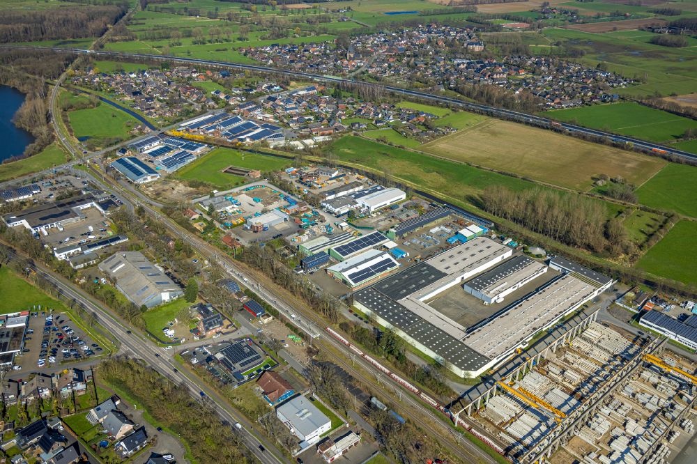 Aerial photograph Hamminkeln - Industrial and commercial area on street Industriestrasse in the district Ringenberg in Hamminkeln in the state North Rhine-Westphalia, Germany