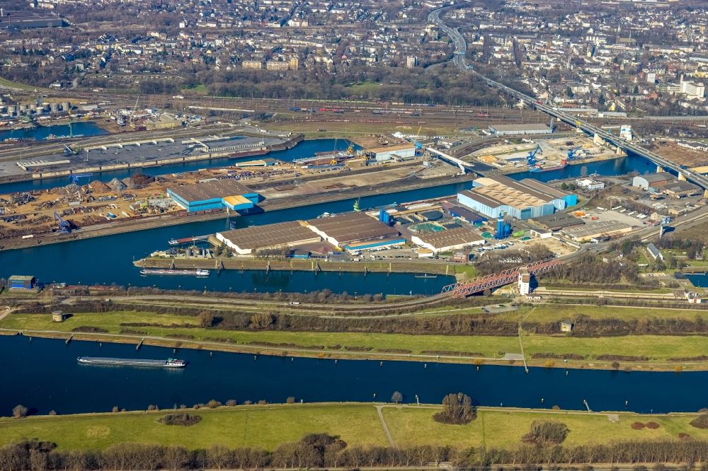 Aerial image Duisburg - Industrial and commercial area on Kiffward at the lock Meiderich in the district Ruhrort in Duisburg at Ruhrgebiet in the state North Rhine-Westphalia, Germany