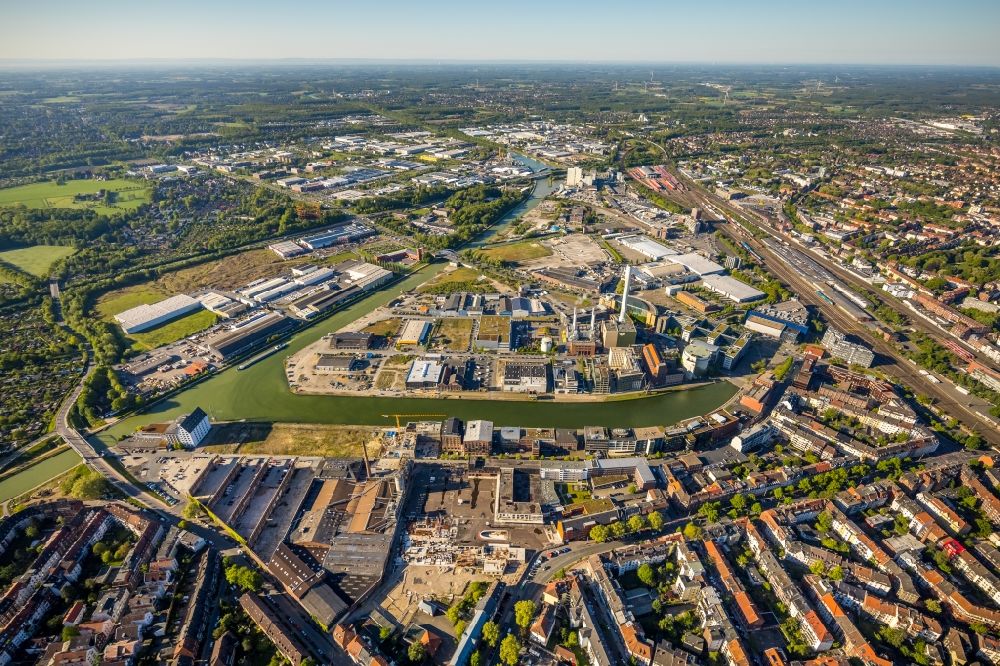 Münster from the bird's eye view: Industrial and commercial area on city habor in Muenster in the state North Rhine-Westphalia, Germany
