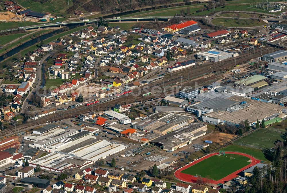 Aerial photograph Hausach - Industrial and commercial area and Ortsatsansicht von Hausach in Kinzigtal in Hausach in the state Baden-Wuerttemberg, Germany