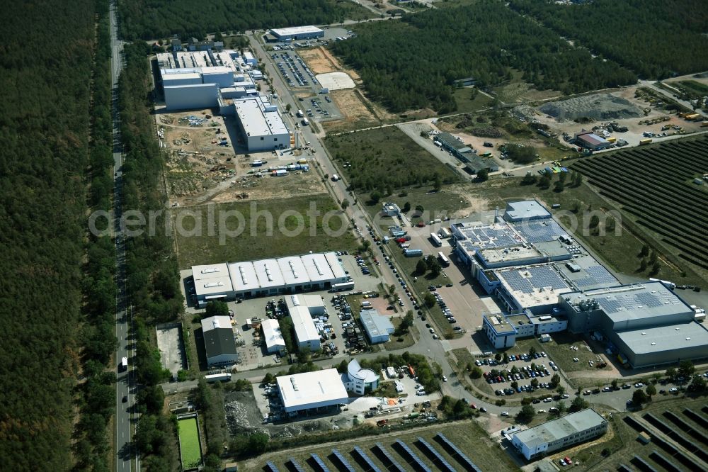 Aerial photograph Oranienbaum-Wörlitz - Industrial and commercial area on Einsteinstrasse in the district Kapen in Oranienbaum-Woerlitz in the state Saxony-Anhalt, Germany