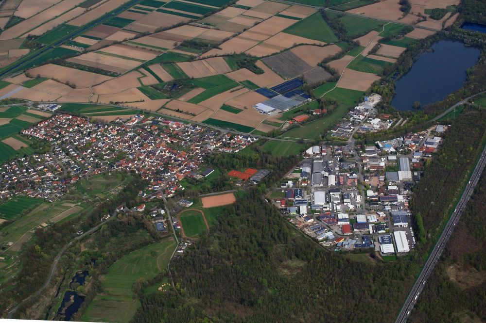 Aerial image Teningen - Industrial and commercial area and bathing lake in Teningen, district Nimburg, in the state Baden-Wuerttemberg, Germany