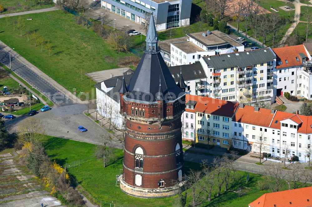 Aerial photograph Dessau - Building of industrial monument water tower Neuer Wasserturm Dessau on place Lutherplatz in Dessau in the state Saxony-Anhalt, Germany
