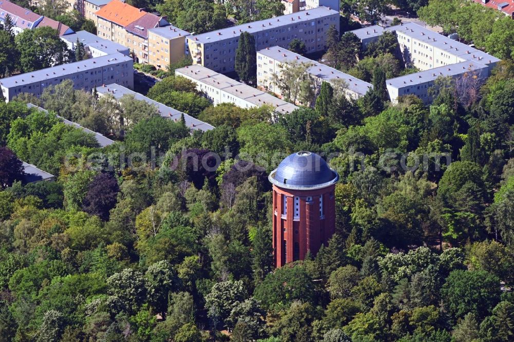 Aerial photograph Berlin - Building of industrial monument water tower of Wasserturm Steglitz on Bergstrasse in the district Steglitz in Berlin, Germany