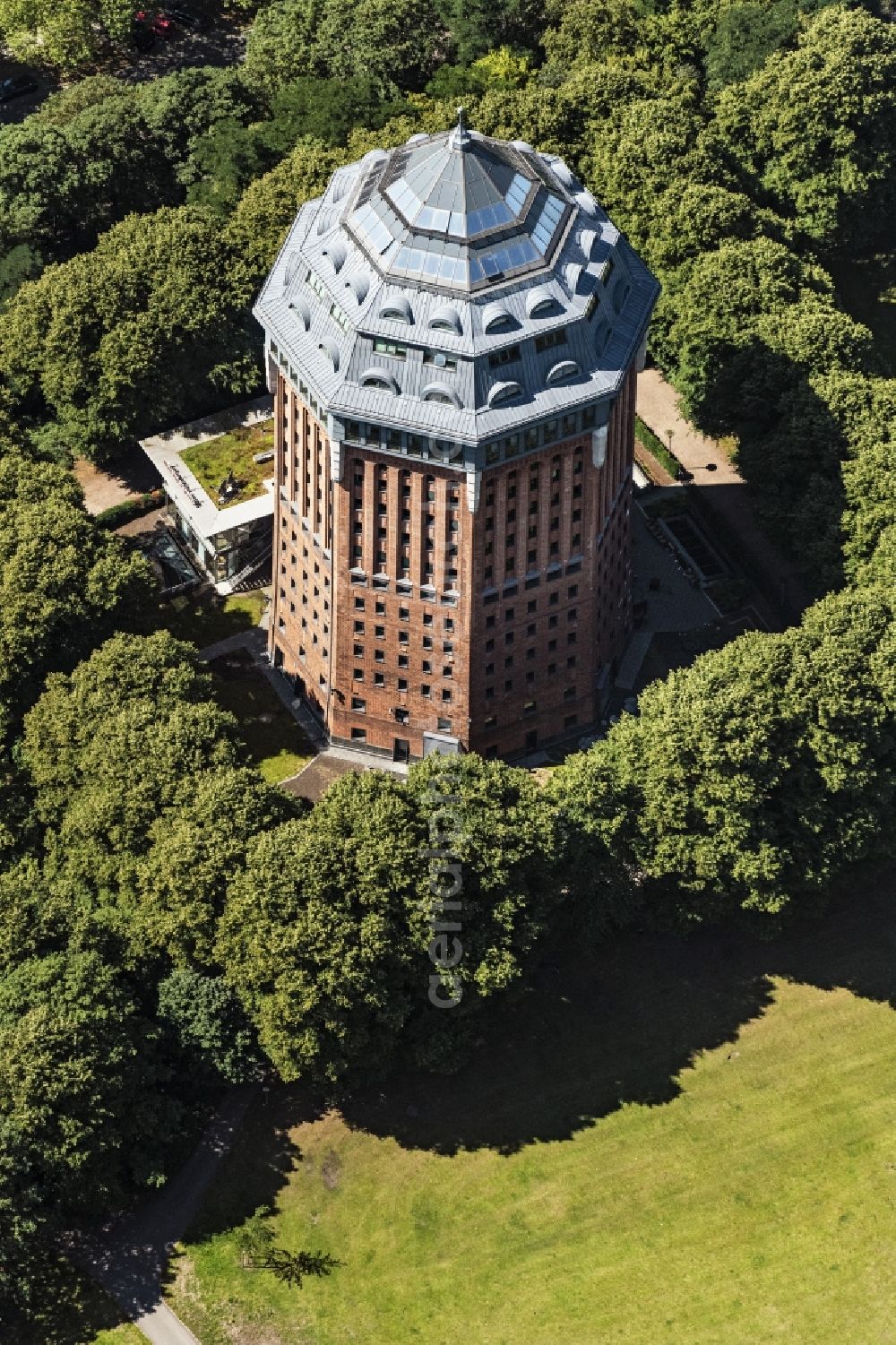 Aerial image Hamburg - Building of industrial monument water tower Schanzenturm in the district Sternschanze in Hamburg, Germany